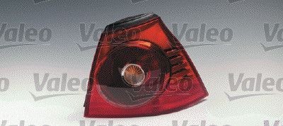 VALEO ORIGINAL PART 088732 Rear light Right, Outer section, red, with bulbs, with bulb holder
