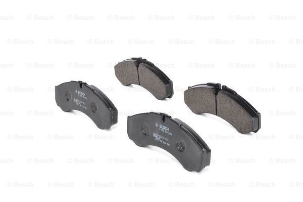 0986424833 Set of brake pads E9-90R-02A1725/1318 BOSCH Low-Metallic