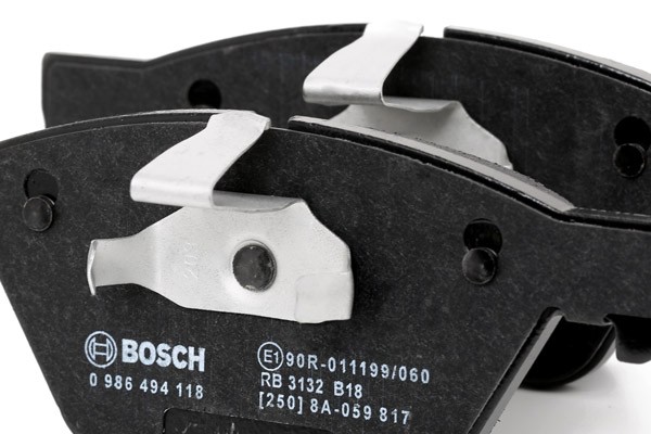 0986494118 Set of brake pads 0 986 494 118 BOSCH Low-Metallic, with anti-squeak plate, with piston clip