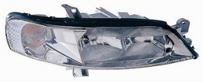 VAN WEZEL 3767962 Headlight Right, H7/H7, white, for right-hand traffic, without motor for headlamp levelling, PX26d