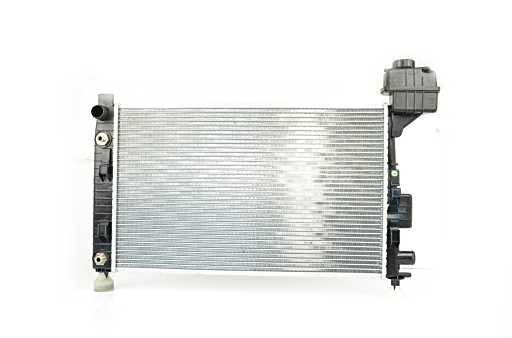 60520031 BSG BSG60-520-031 Engine radiator A168 500 02 02