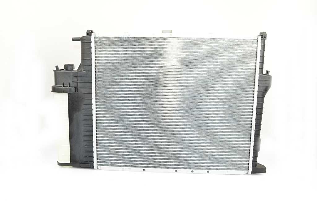 15520020 BSG BSG15-520-020 Engine radiator 17111427154