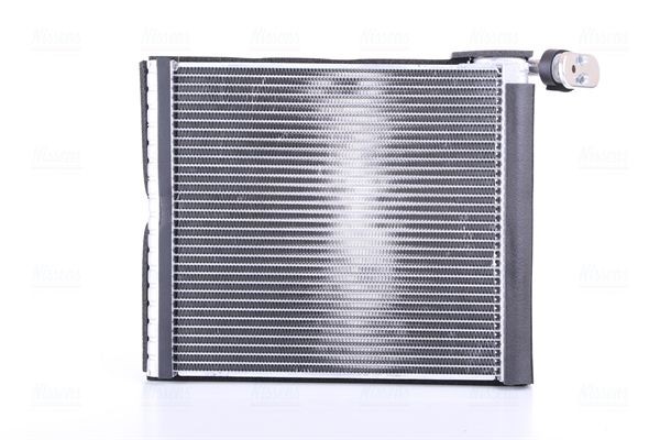 Toyota Air conditioning evaporator NISSENS 92338 at a good price