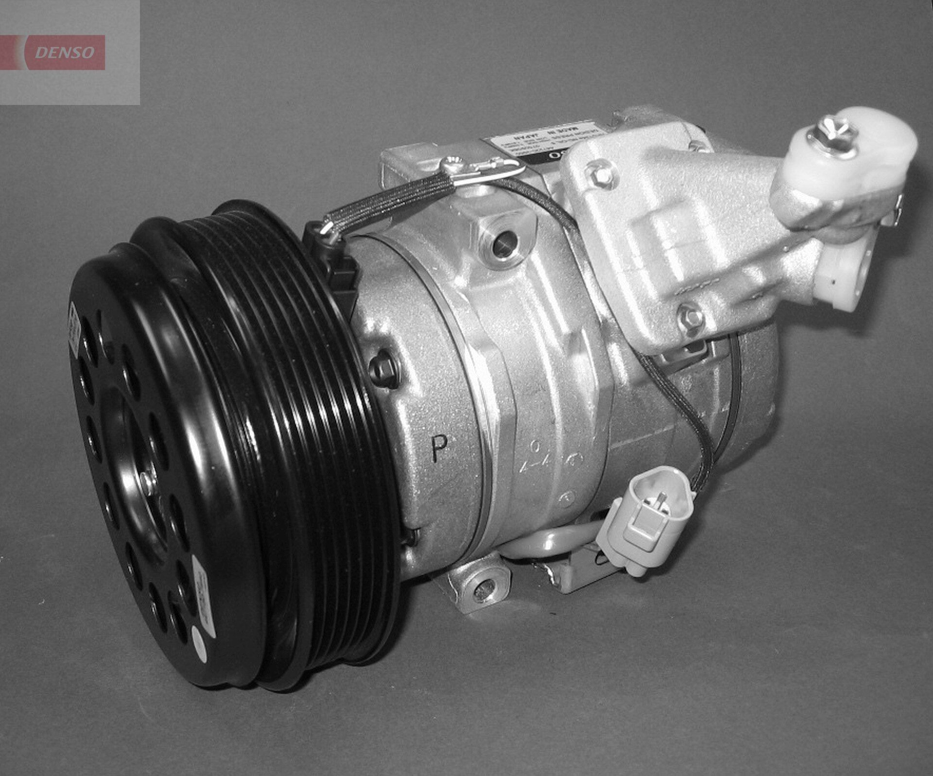 DENSO DCP50030 Air conditioning compressor 8831042200