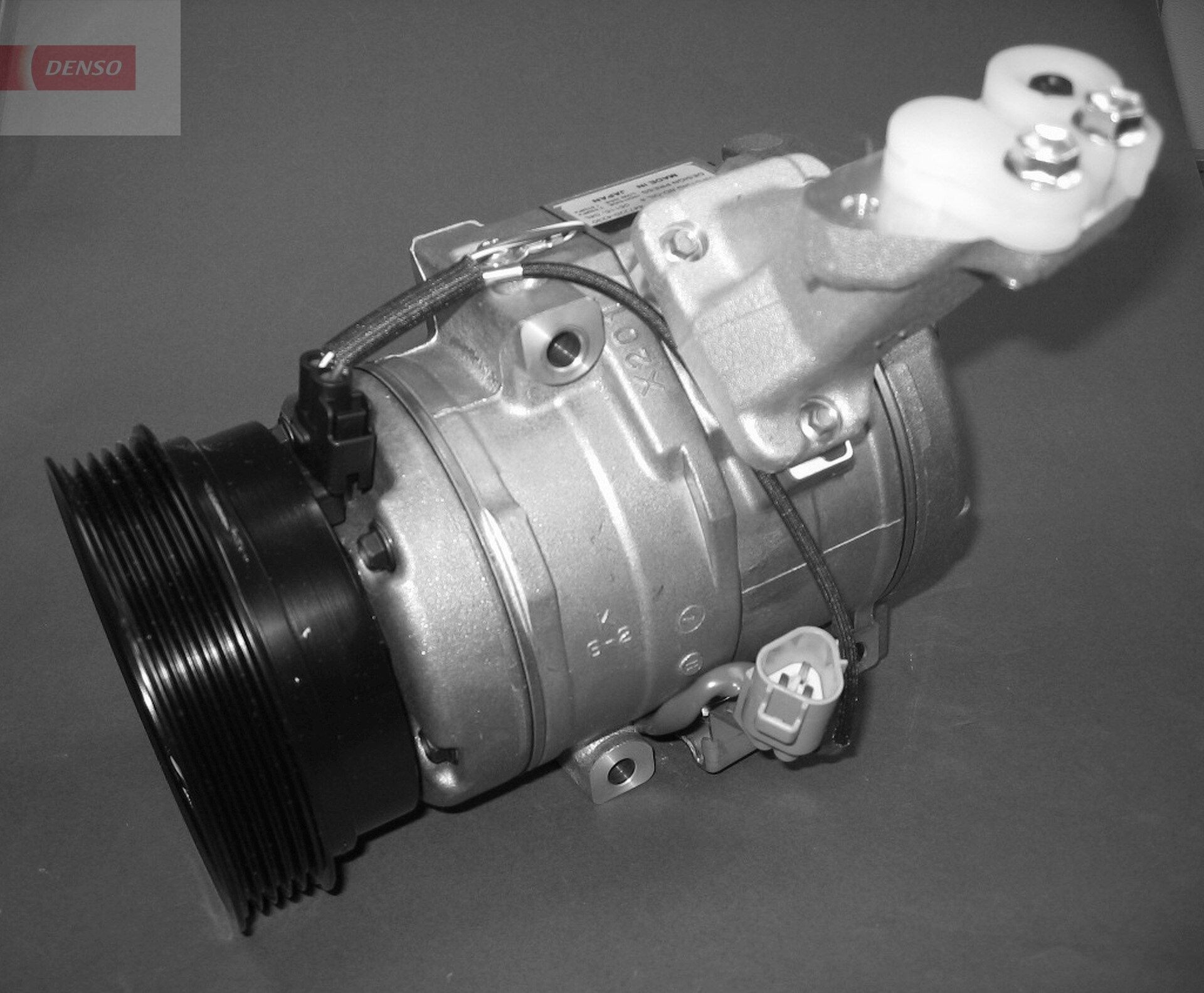 DENSO DCP50083 Air conditioning compressor 8831044220