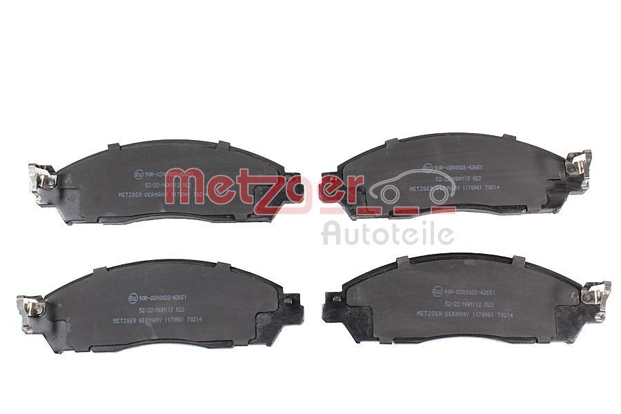 1170981 METZGER Brake pad set NISSAN Front Axle