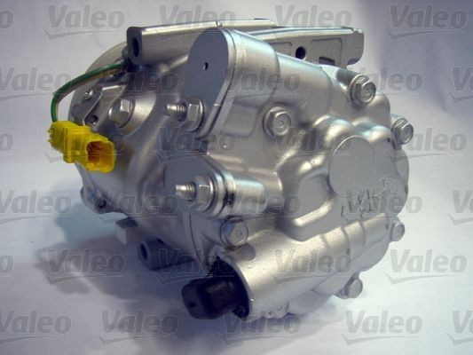 VALEO 813663 Air conditioning compressor 7C16, 12V, PAG 46, R 134a, with PAG compressor oil, REMANUFACTURED