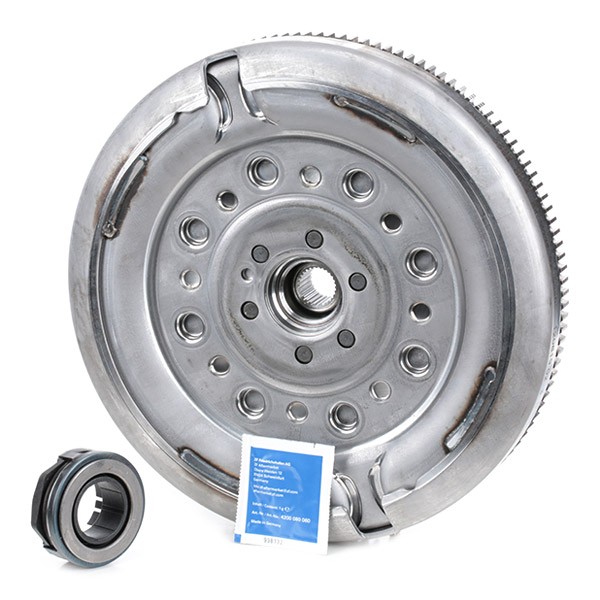 2290601050 Clutch set 2290 601 050 SACHS with clutch pressure plate, with dual-mass flywheel, with flywheel screws, with pressure plate screws, with clutch disc, with clutch release bearing, 228mm
