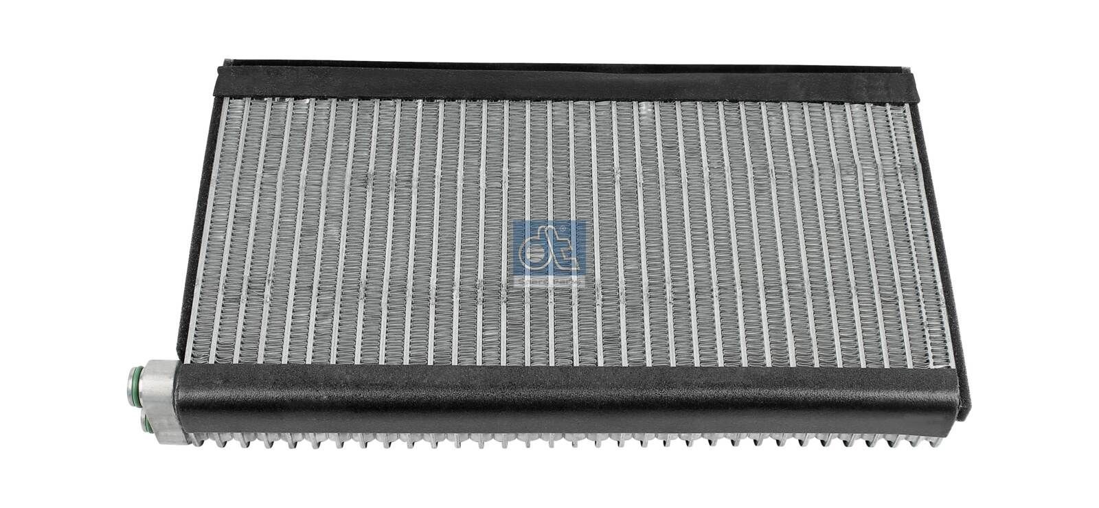 DT Spare Parts 1.23325 Air conditioning evaporator 1772726