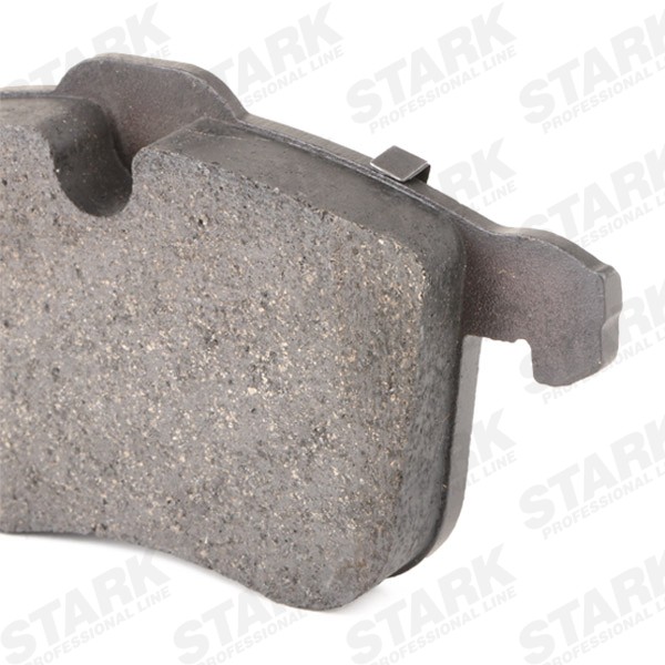 SKBP-0011333 Set of brake pads SKBP-0011333 STARK Front Axle, prepared for wear indicator, with piston clip