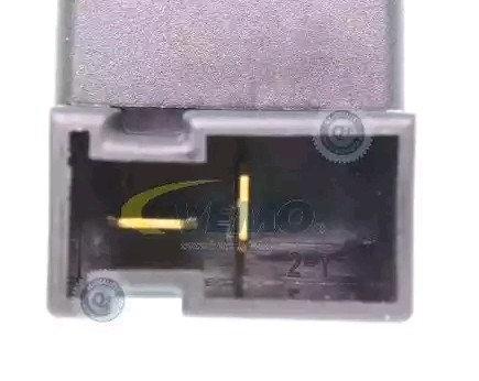 V53-73-0005 Switch, clutch control (cruise control) V53-73-0005 VEMO Footwell