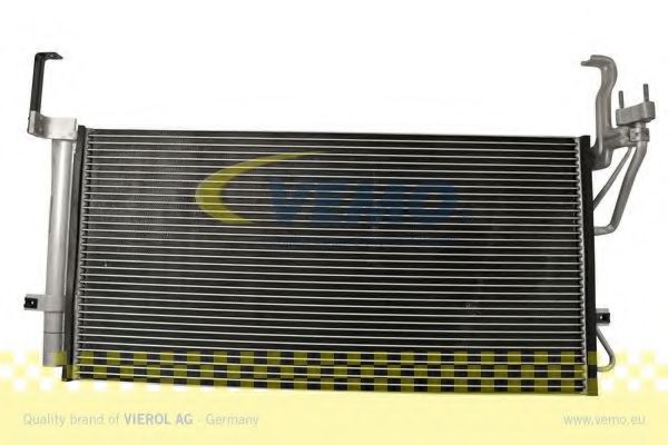 VEMO V52-62-0006 Air conditioning condenser 97606-26401