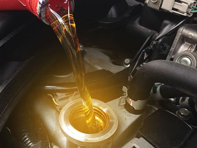 Motoröl Riecht nach Benzin