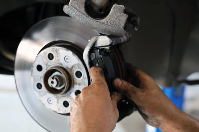 Zimmermann Bremsscheiben Bremsbeläge Bremsen vorne passend für Hyundai Kia