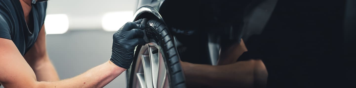Banden zwart maken: waarom? Hoe en hoelang blijft het zitten?
