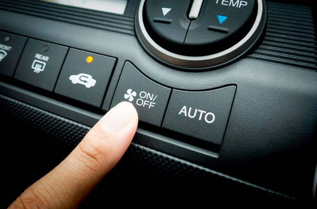 Wie man eine manuelle Klimaanlage im Auto richtig einstellen sollte