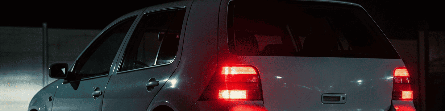 Defectos en el interruptor de la luz de freno del VW Golf 4: Un problema de seguridad crítico con múltiples llamadas a revisión