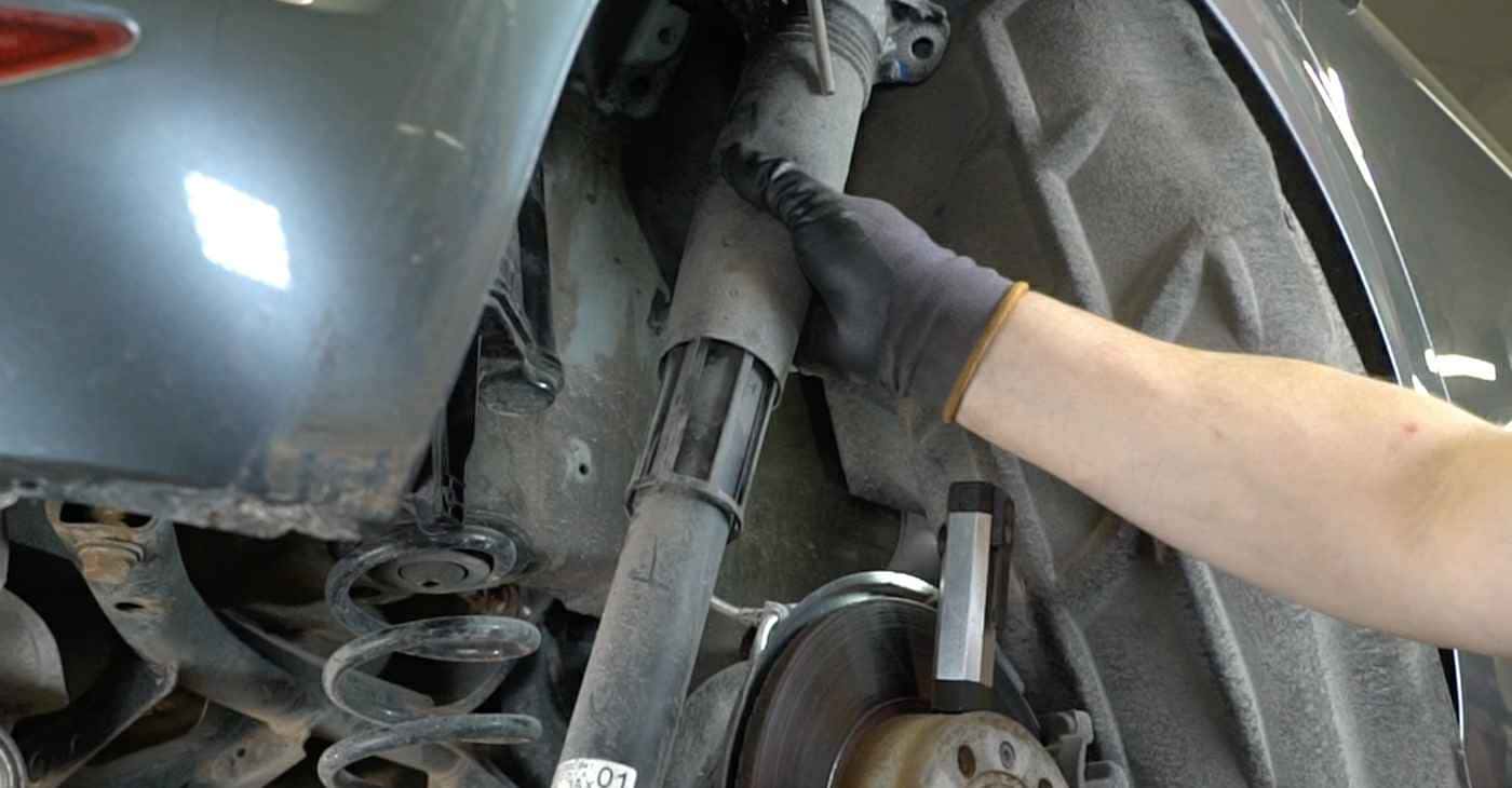 riparazione ammortizzatori VW Golf 7