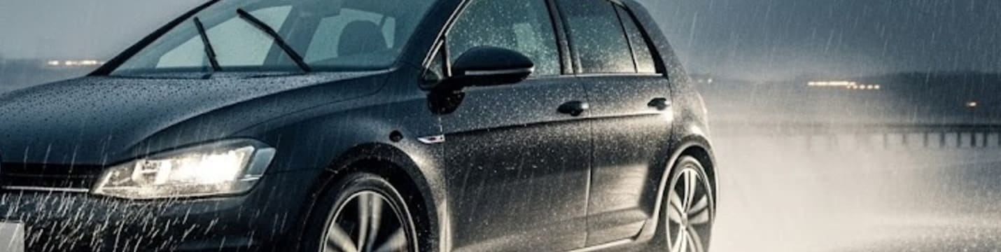 Infiltrazioni d'acqua dal tetto apribile su una VW Golf 7: soluzioni al problema