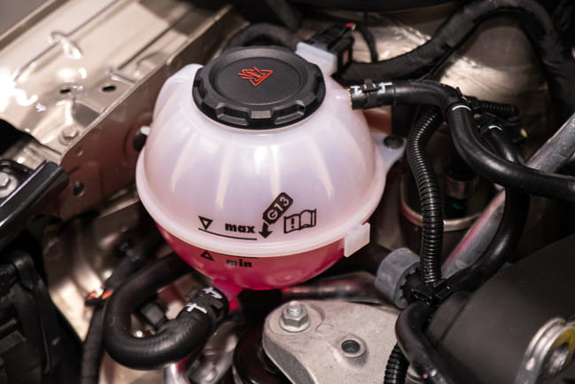 VW Golf 5 Wasserpumpe und Thermostatgehäuse