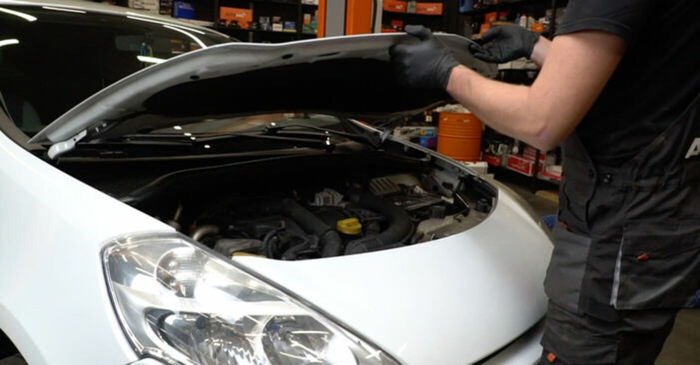 Schritt 1: Öffnen Sie die Motorhaube