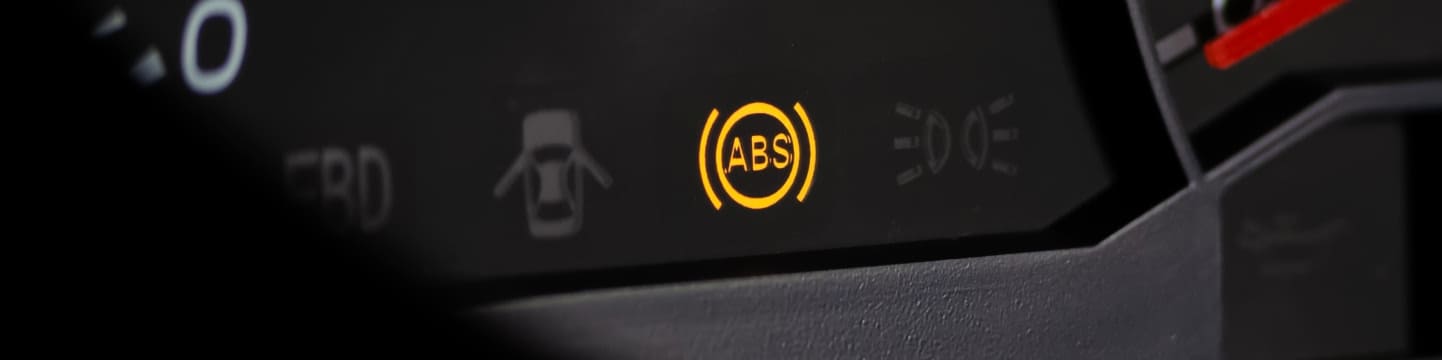 Warum leuchtet ABS beim Auto?