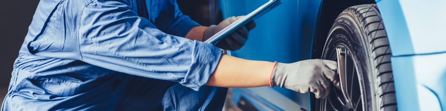 Was können Sie am Reifen kontrollieren?