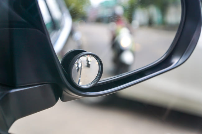 Car wing mirror: function, replacement cost and repairs ➤ AUTODOC BLOG