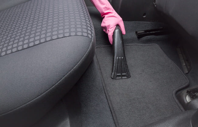 Guide : comment nettoyer les tapis d'une voiture ➤ AUTODOC BLOG