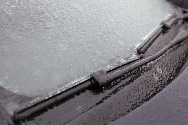 Come togliere il ghiaccio dai vetri dell'auto ➤ AUTODOC BLOG