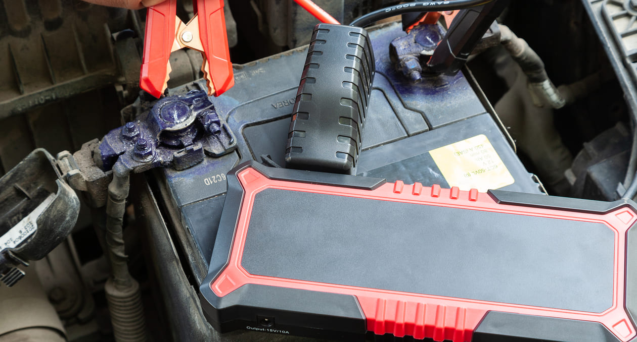 Arrancador portátil. arrancar el coche sin batería — Productos Amazing