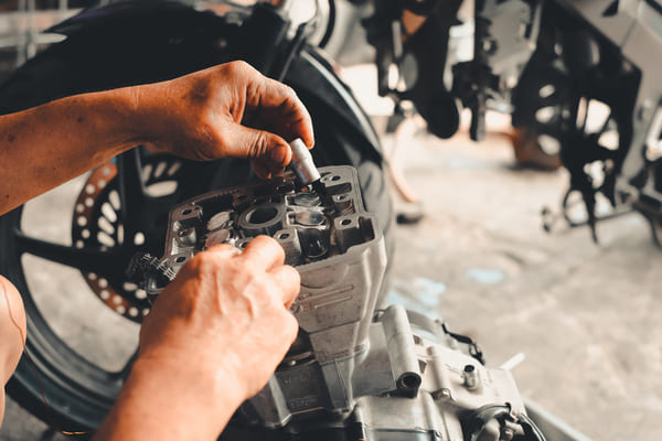 Was ist die Funktion und Funktionsweise des Hauptbremszylinders vom Motorrad