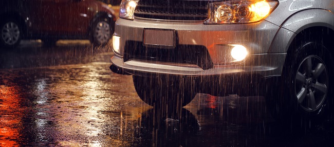 Es peligroso conducir con lluvia
