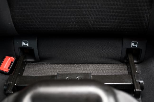 Jak zamontować fotelik z isofix?