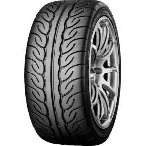 Yokohama AD08R R2524 MITSUBISHI Dekk 235/45 R17 pris